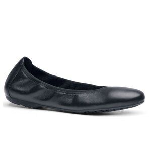 Black Ballet Flats NWOT (Born)